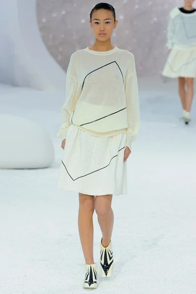 Look 15